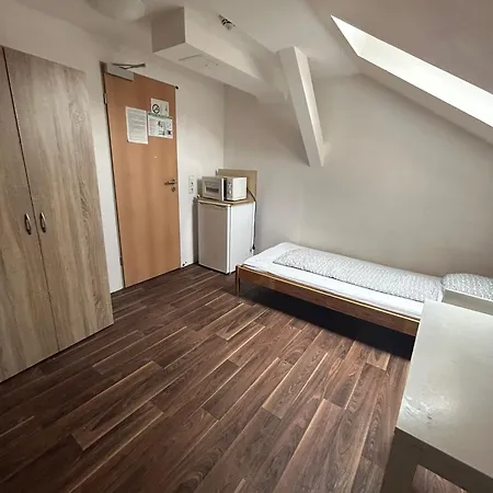 2-rent Group Rooms&apartments Gkp2 Hostel *