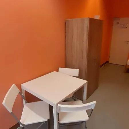 Hostel 2-rent Group Rooms&apartments Gkp2