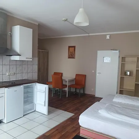 酒店 2-rent Group Rooms&apartments Gkp2 *