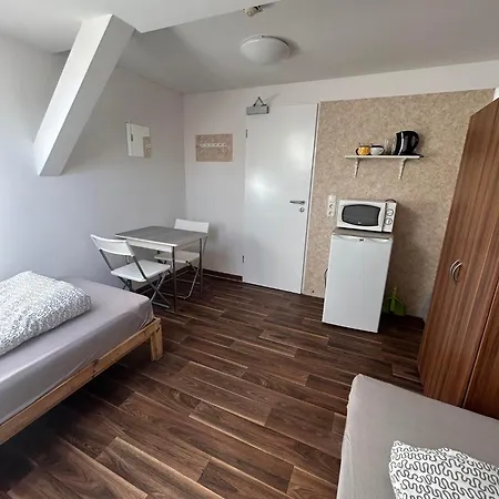 2-rent Group Rooms&apartments Gkp2 Ostello *