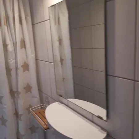 2-rent Group Rooms&apartments Gkp2 酒店 *