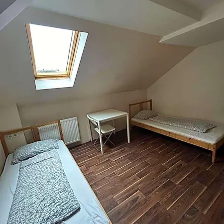 2-rent Group Rooms&apartments Gkp2 Hostel