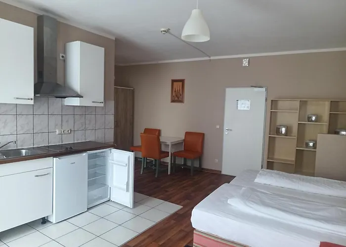 Hotel 2-rent Group Rooms&apartments Gkp2 *
