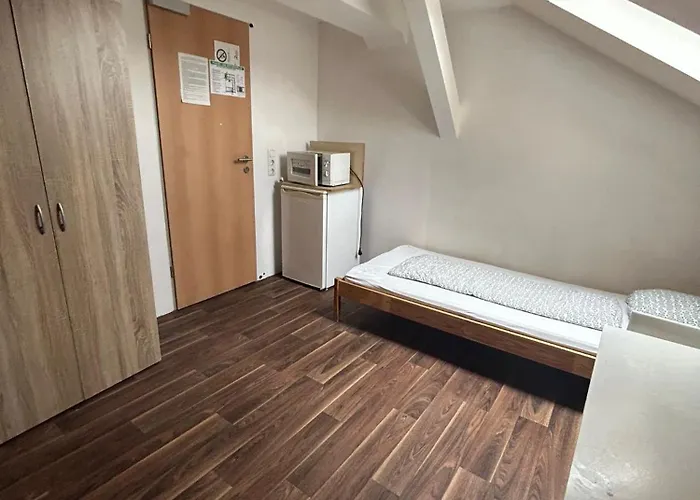 2-rent Group Rooms&apartments Gkp2 Hotel *