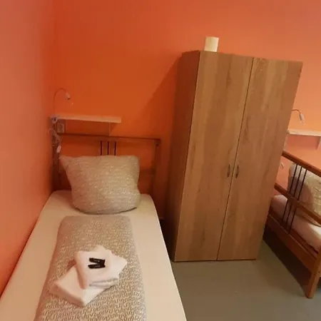بيت شباب 2-rent Group Rooms&apartments Gkp2 *